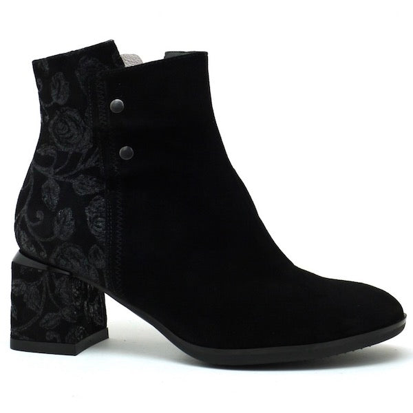 Harper - Black Suede
