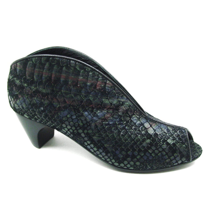 Check out 'Geneva' by Salpy