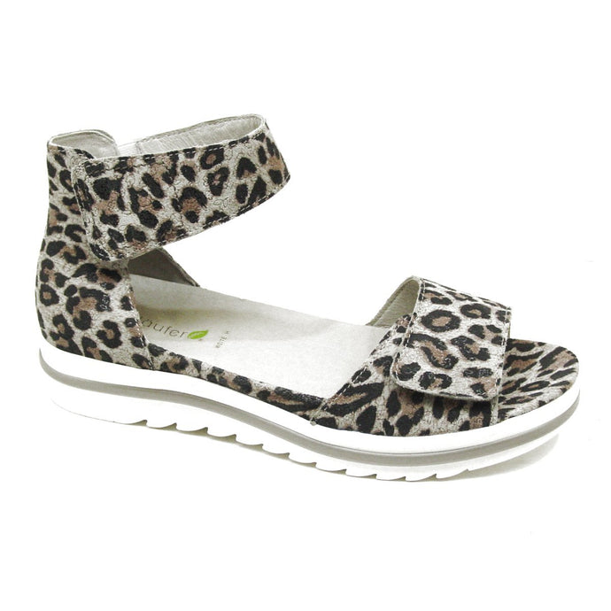 Loving Leopard