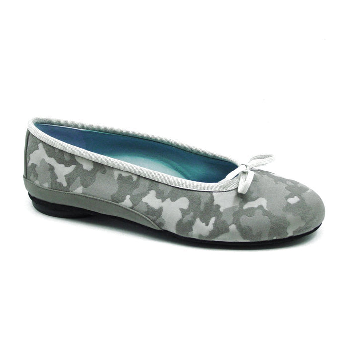 Who doesn't love a shoe sale?