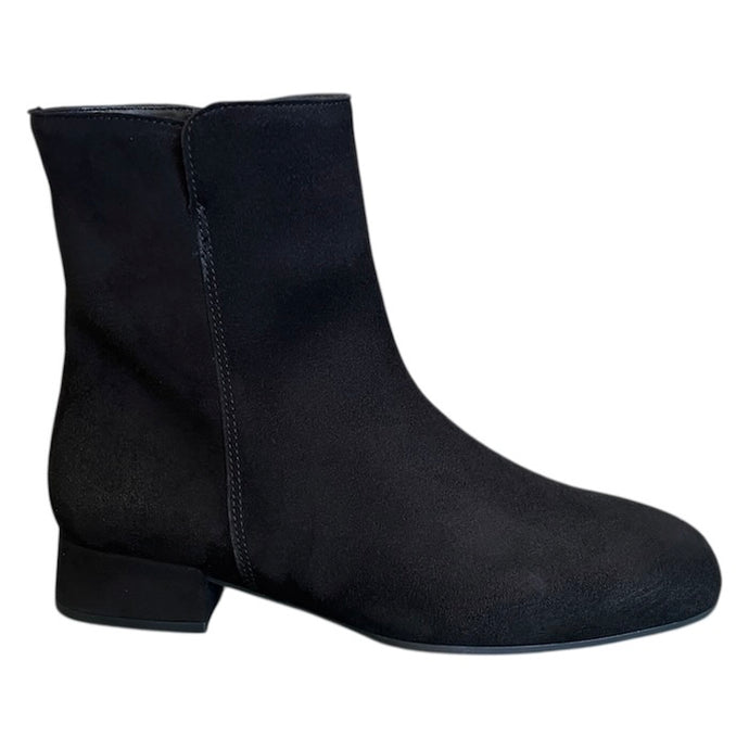 G7567017 - Black