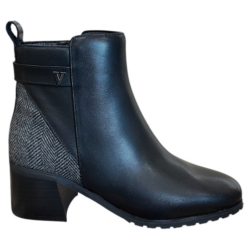 Baby - Black Leather
