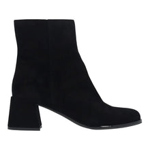 Pavella - Black Suede