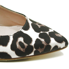 Gabriela Leopard