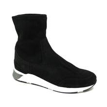 KA 18872 Black