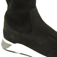 KA 18872 Black